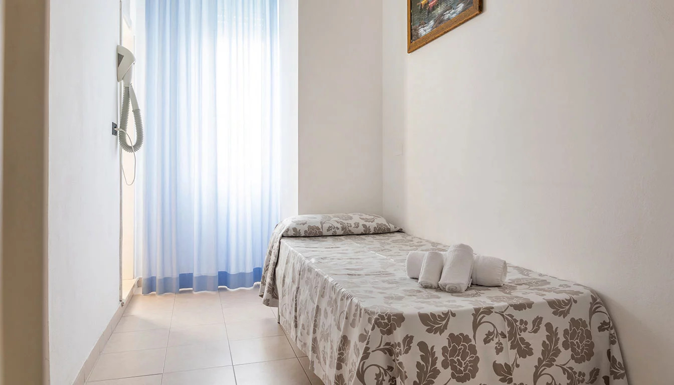 media.Camera_singola