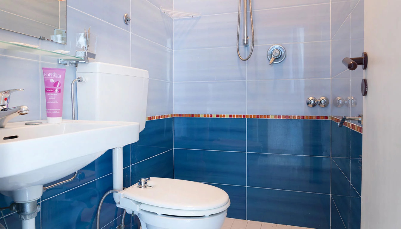 media.Camera_bagno-francese4