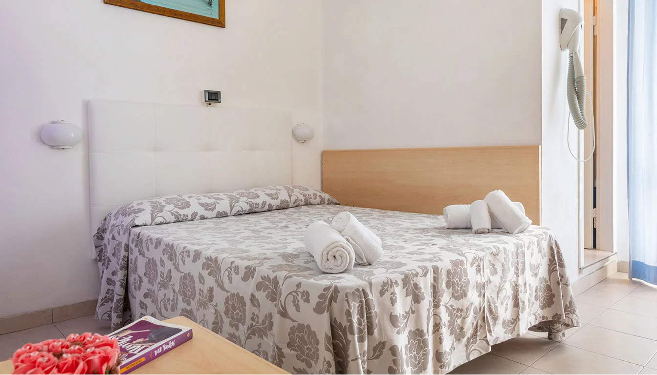 media.Camera_bagno-francese