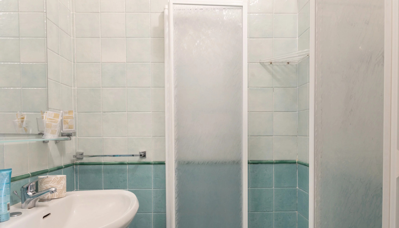 media.bagno camera singola e standard (2)