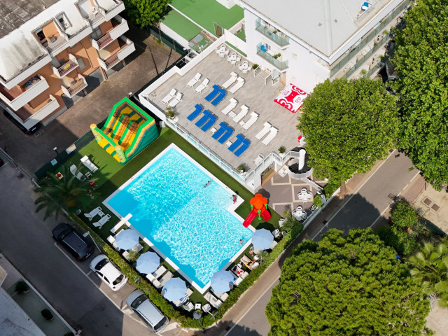 media.gallery-piscina-3